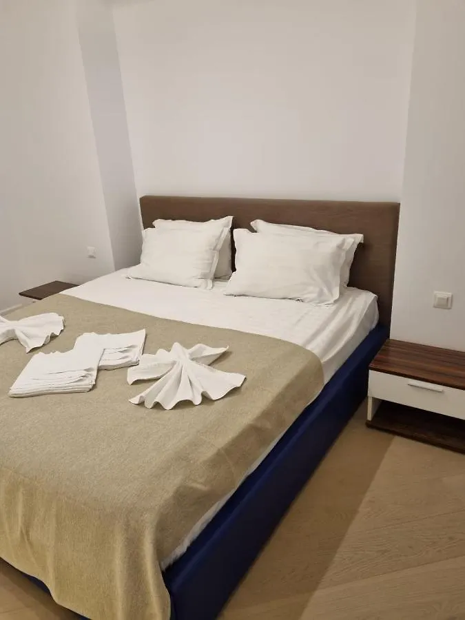 Cortina Academy - Ana'S Apartments 布加勒斯特