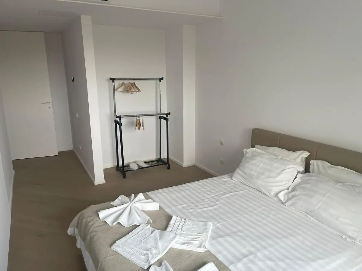 Cortina Academy - Ana'S Apartments Bucarest Romania