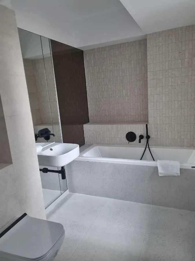 Cortina Academy - Ana'S Apartments Bucarest